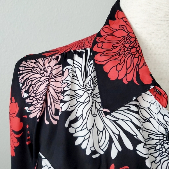 Guess Long Sleeve Button Down Black & Red Floral Print Shirt, Size Small - Picture 3 of 16